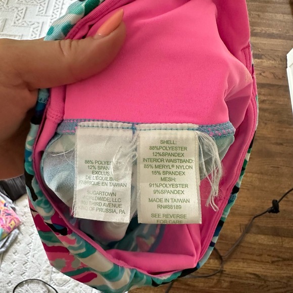 Lilly Pulitzer Weekender Luxletic Cropped Leggings in Pink Plantain 26123 - Picture 10 of 11